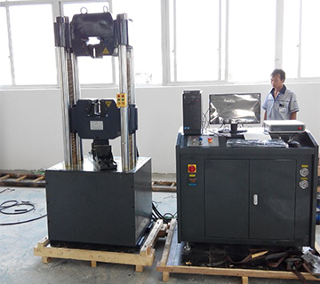 100噸液壓萬能材料試驗機交機現(xiàn)場